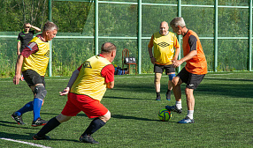 «ЮЖНЫЙ КУЗБАСС» провел летний этап турнира по мини-футболу среди руководителей 